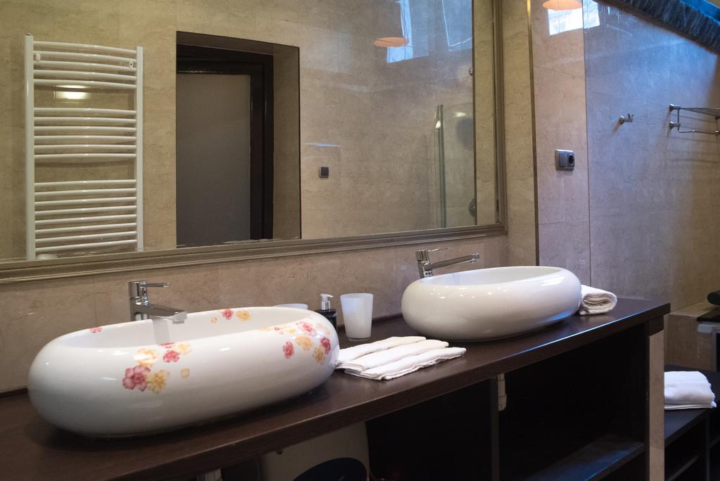 Inviting Flat In The Heart Of Town Apartment Будапеща Екстериор снимка
