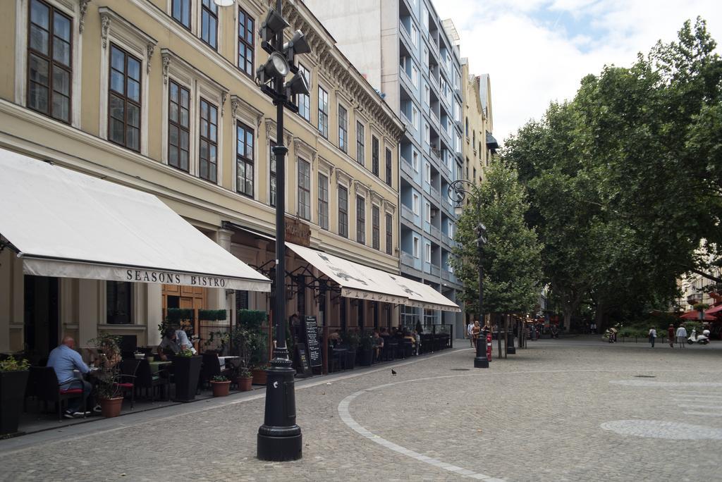 Inviting Flat In The Heart Of Town Apartment Будапеща Екстериор снимка