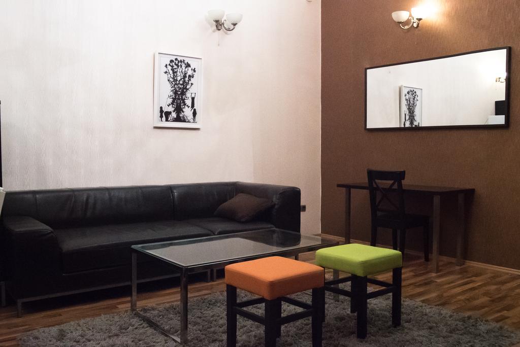 Inviting Flat In The Heart Of Town Apartment Будапеща Екстериор снимка