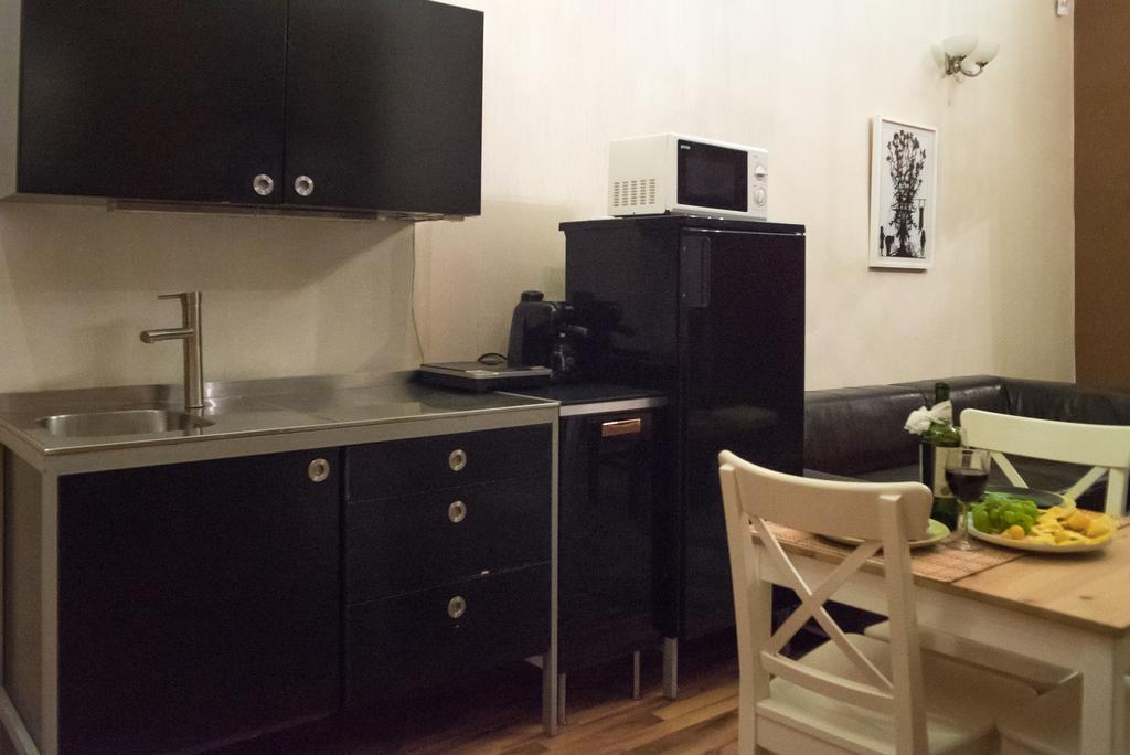 Inviting Flat In The Heart Of Town Apartment Будапеща Екстериор снимка