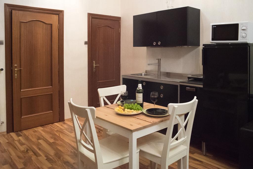 Inviting Flat In The Heart Of Town Apartment Будапеща Екстериор снимка