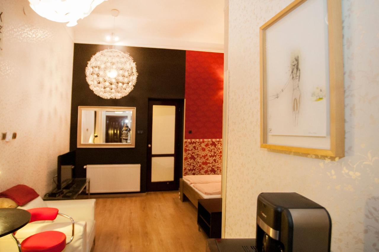 Inviting Flat In The Heart Of Town Apartment Будапеща Екстериор снимка