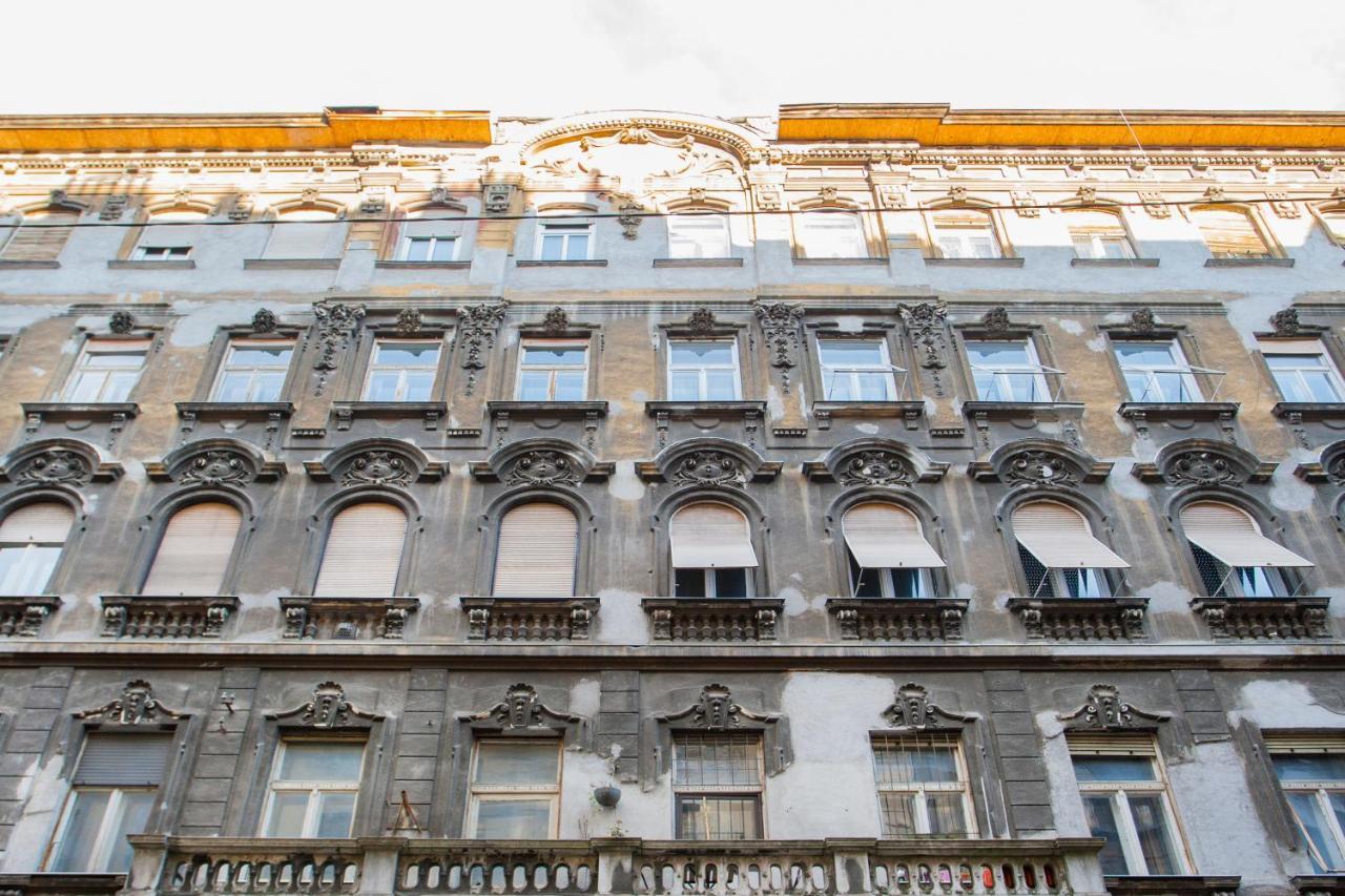 Inviting Flat In The Heart Of Town Apartment Будапеща Екстериор снимка