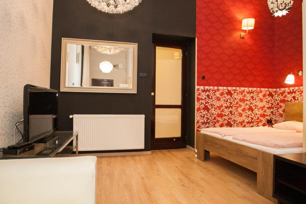 Inviting Flat In The Heart Of Town Apartment Будапеща Екстериор снимка