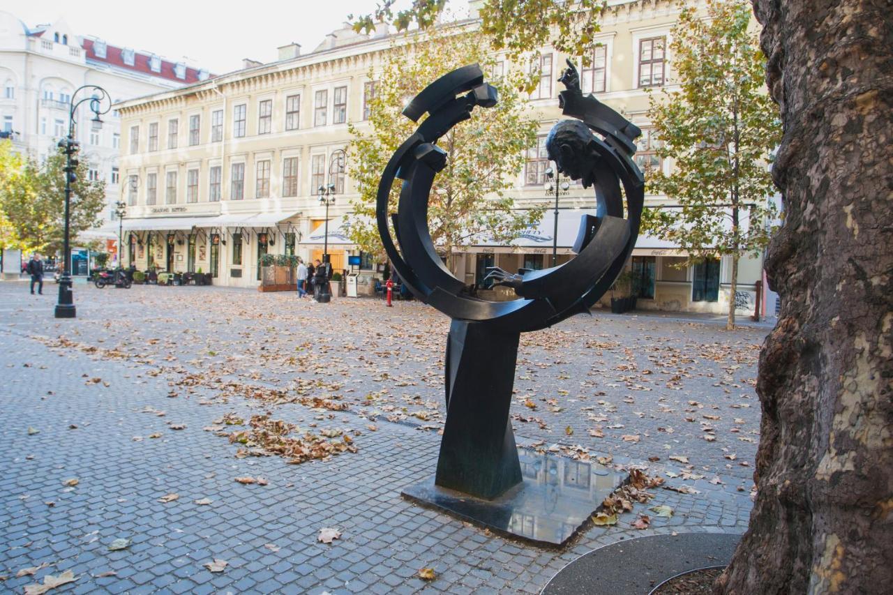 Inviting Flat In The Heart Of Town Apartment Будапеща Екстериор снимка